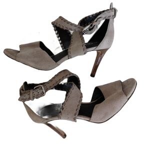Coach Henny Light Gray Crisscross Ankle Whipstitch Open Toe Buckled Heels sz 6.5